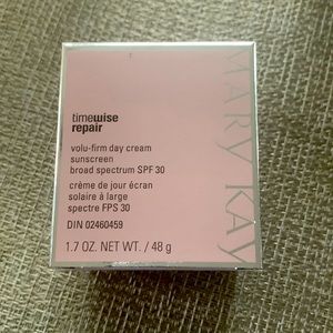 Mary Kay TimeWise Repair Day Cream
